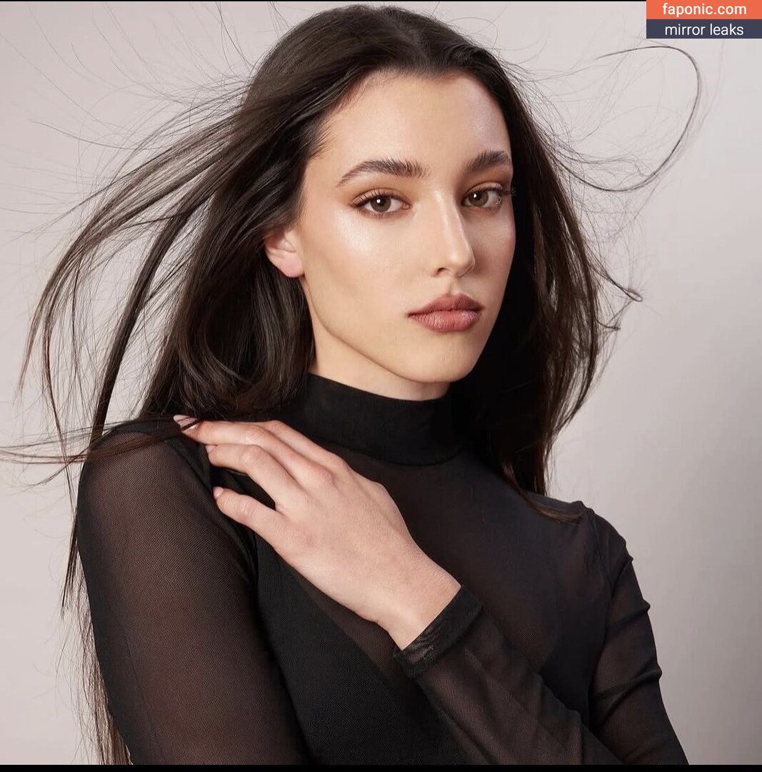 Callisandra, https:, thecallisandra Naakte Lekken  Foto #3