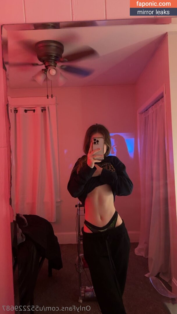 clarareese, hello_clarareese Naakte Lekken OnlyFans Foto #9