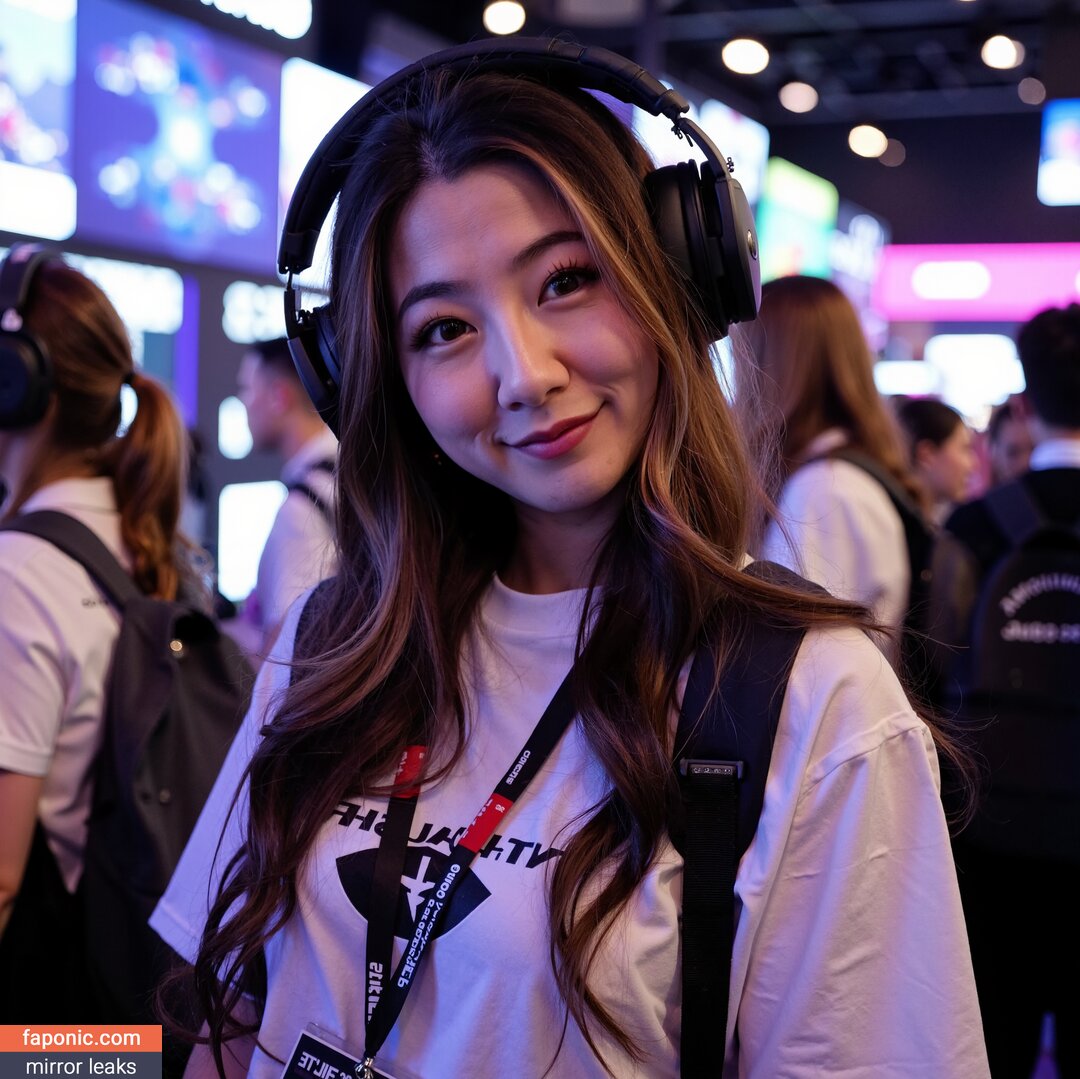Fuslie, Leslie Naakte Lekken  Foto #931