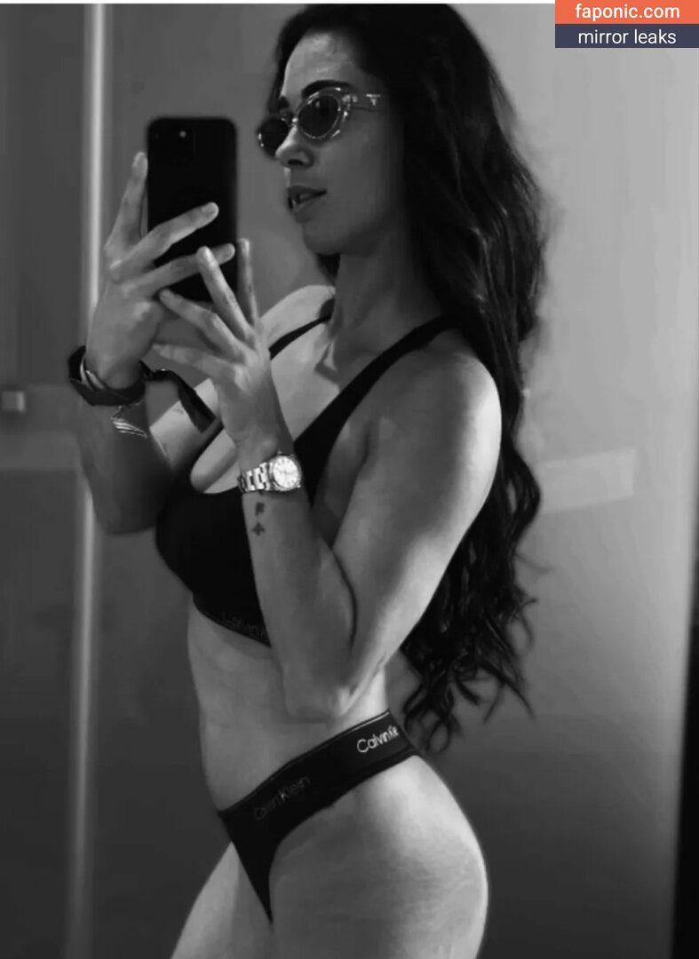 Laura Petard, LauraPetard, https:, laura_petard Naakte Lekken  Foto #3