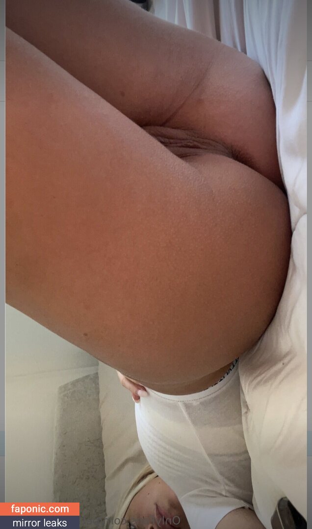 amy_nicolexx, amythompson893, petitesneakylink Naakte Lekken OnlyFans Foto #33