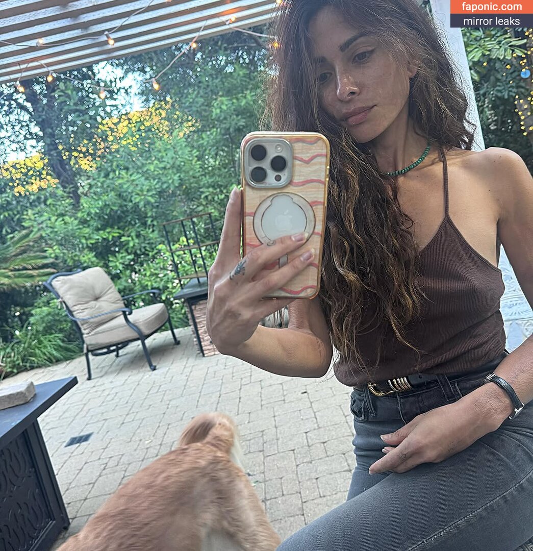 Sarah Shahi, sarahshahi Naakte Lekken  Foto #56