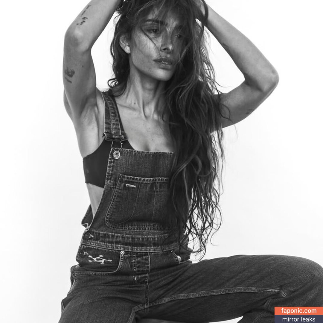 Sarah Shahi, sarahshahi Naakte Lekken  Foto #89