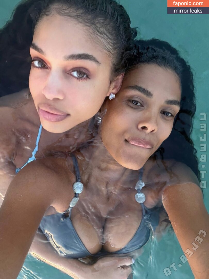 Tina Kunakey, tinakworld, tinariccia Naakte Lekken  Foto #7