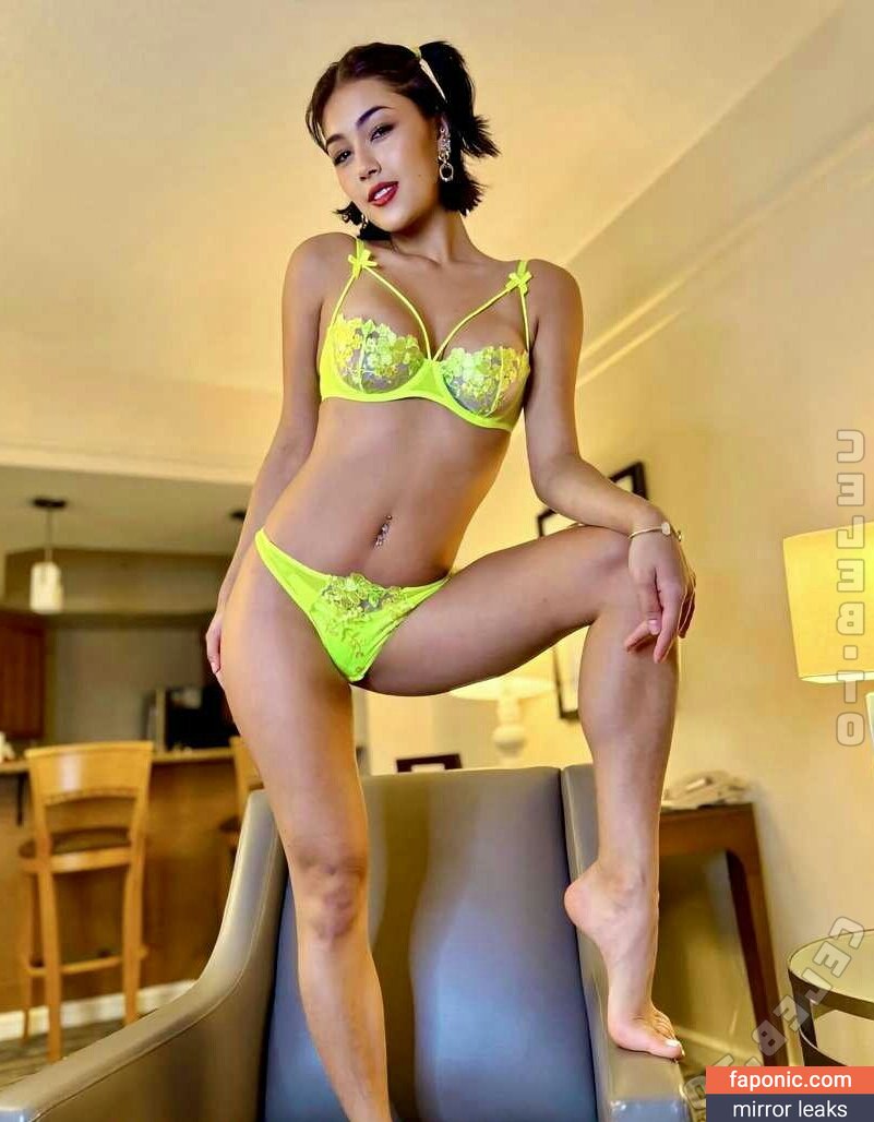 Kylin Milan, kylinmilan, mira_moony Naakte Lekken OnlyFans Foto #47