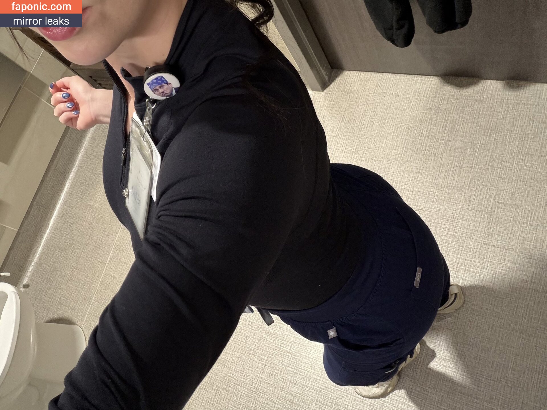 Thehotwifenurse, girlthatbreathesunderwater Naakte Lekken OnlyFans Foto #15