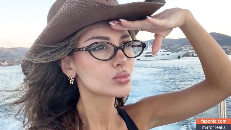 SSSniperWolf Naakte Lekken OnlyFans Foto #46