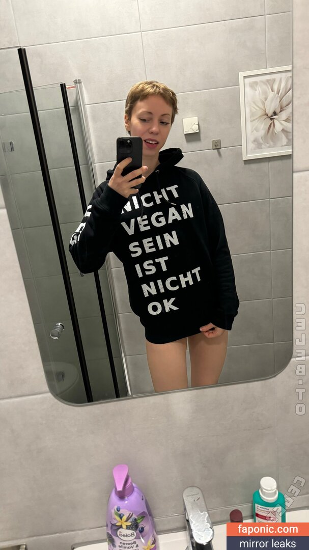 Die Militante Veganerin, Die Wilde Veganerin, diewildeveganerin Naakte Lekken OnlyFans Foto #180