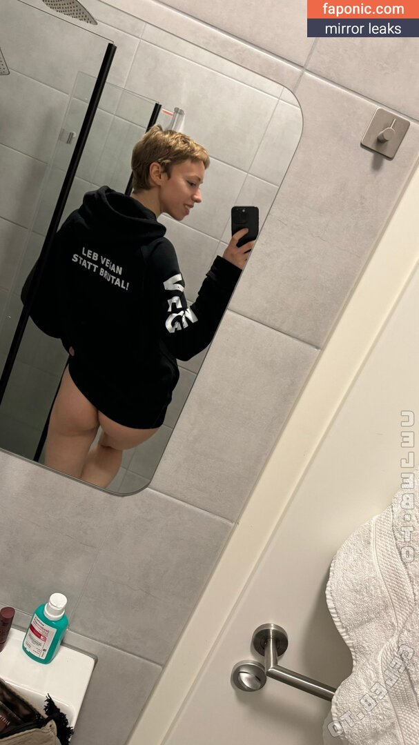 Die Militante Veganerin, Die Wilde Veganerin, diewildeveganerin Naakte Lekken OnlyFans Foto #181