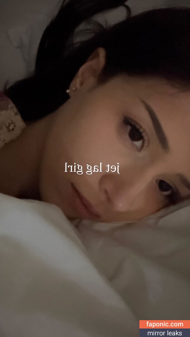 Pokimane, pokimanelol, pokinaneonlyfan Naakte Lekken OnlyFans Foto #11