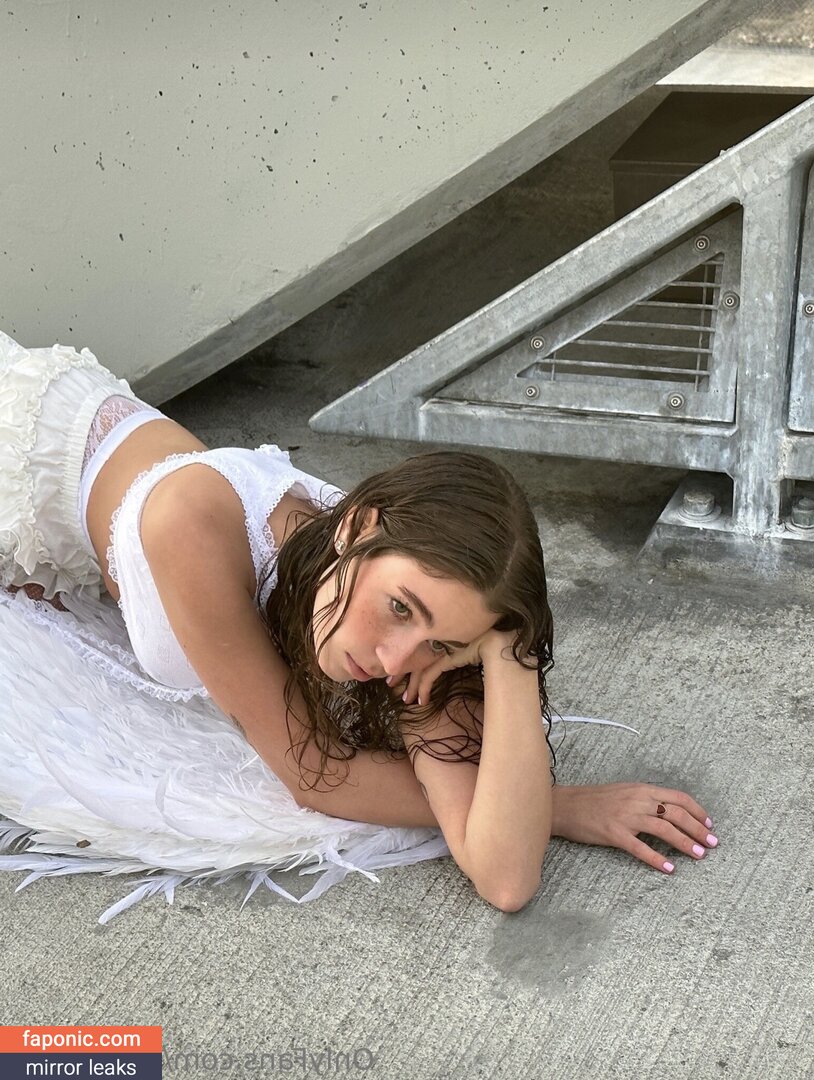Anna Malyg0n, mmollyyy.ann Naakte Lekken  Foto #304