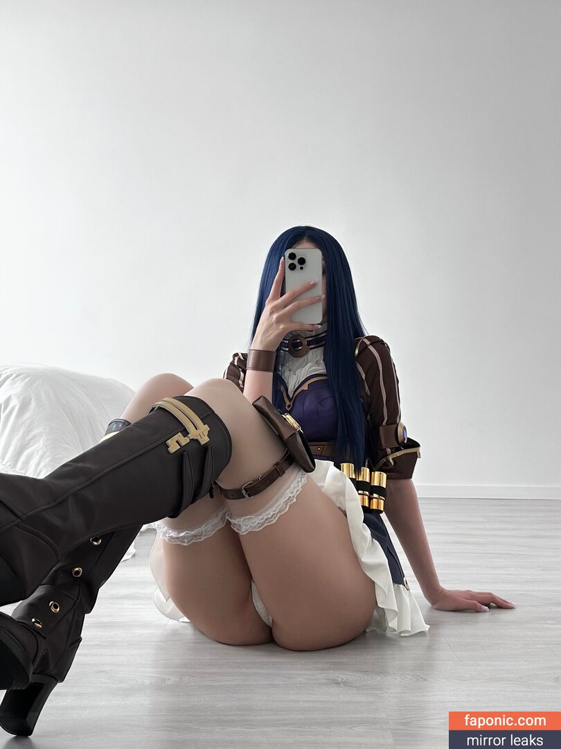 Julia Majch, moonunyo Naakte Lekken  Foto #45