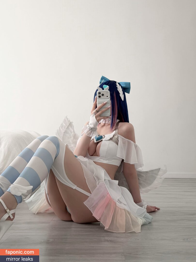Julia Majch, moonunyo Naakte Lekken  Foto #63