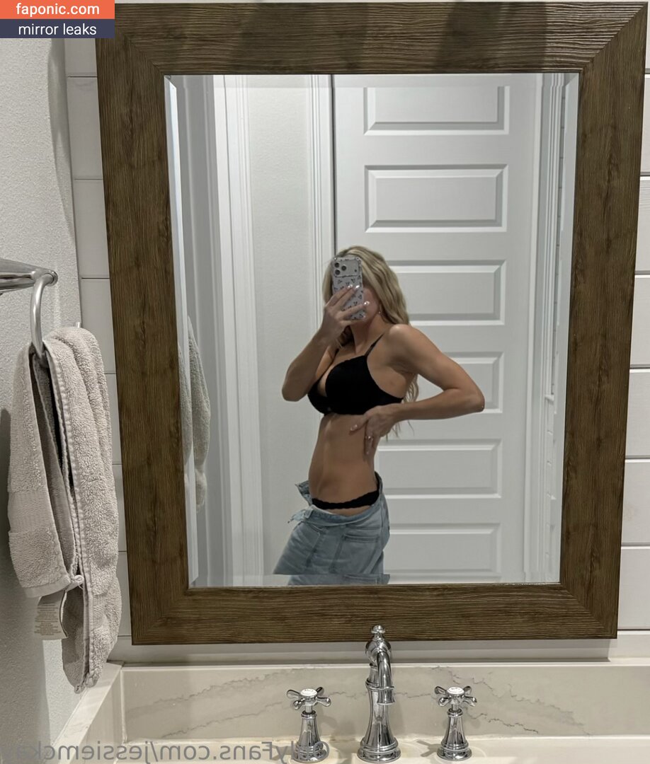 Billie Kay, Cassie Lee, Jess McKay, Peyton Royce, cassielee Naakte Lekken OnlyFans Foto #6