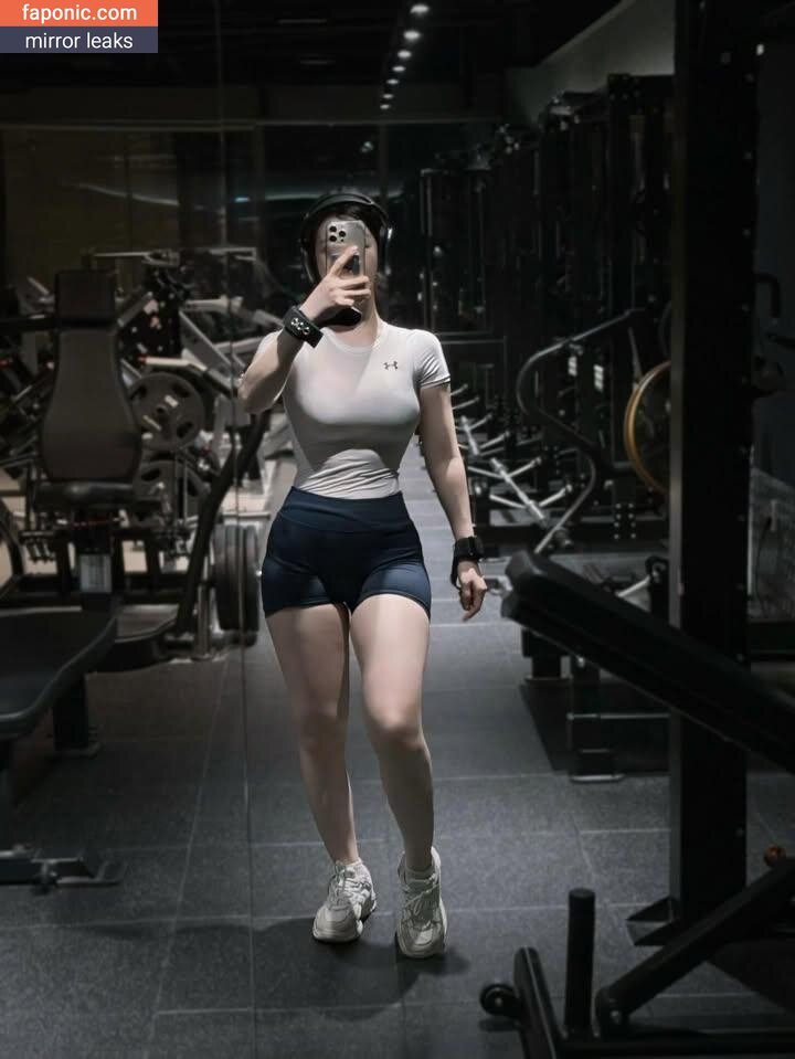 Evawishx, Evawxsh, hanxiao_ss, imeva Naakte Lekken OnlyFans Foto #32