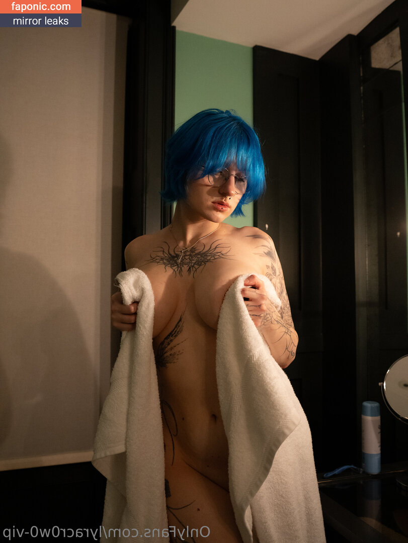 Lyra Crow, lyracr0w0 Naakte Lekken OnlyFans Foto #173