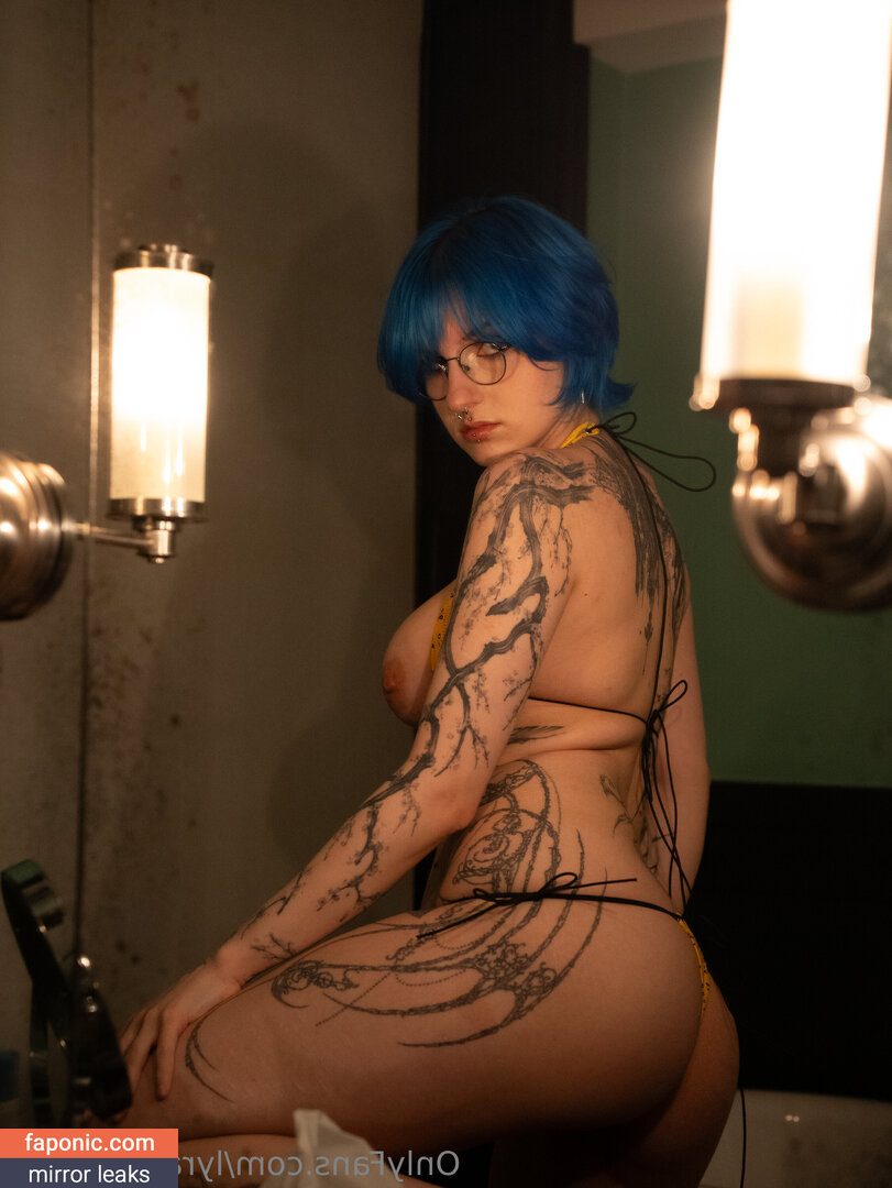 Lyra Crow, lyracr0w0 Naakte Lekken OnlyFans Foto #177