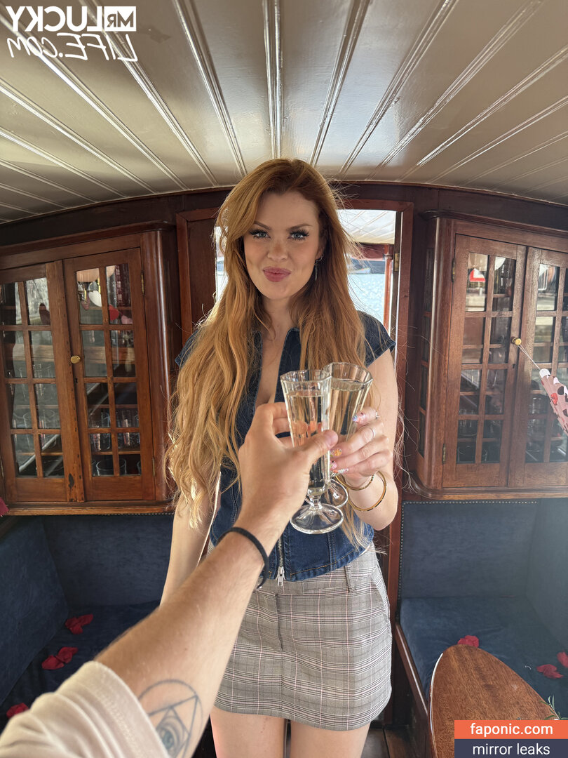 Elly Clutch, PeachGoneWild, ellyclutch, ellyclutchh Naakte Lekken OnlyFans Foto #140