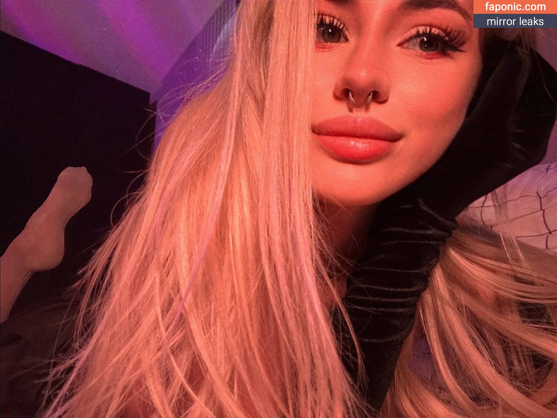 Morana Battory, moranabattory Naakte Lekken  Foto #4