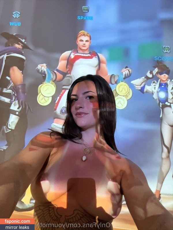 Avadank, Avadankith, Basedmommy Naakte Lekken  Foto #24