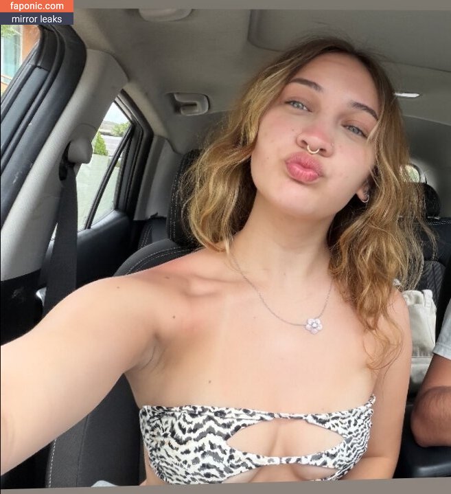 Halia Beamer, HaliaBeamer, aloha_halia Naakte Lekken OnlyFans Foto #370