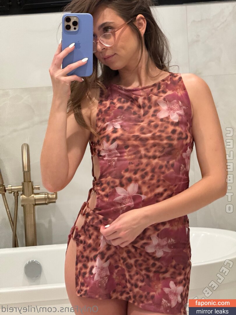 Riley Reid, RileyReidTikTok, hellorileyreid, rileyreidx3 Naakte Lekken OnlyFans Foto #2786