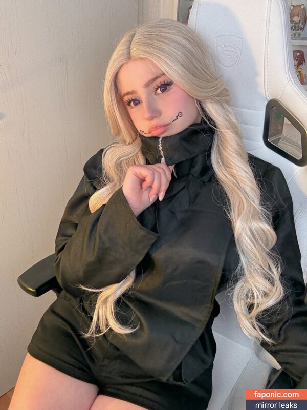 Upminaa, https: Naakte Lekken  Foto #328