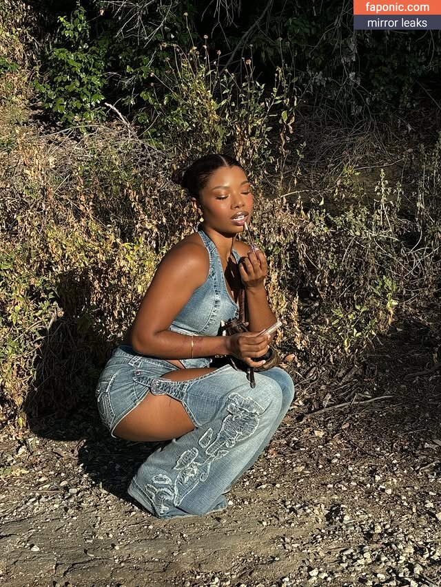 Kyylareneee, kurlykyy, kurrlyyy, kyylarenee Naakte Lekken OnlyFans Foto #47