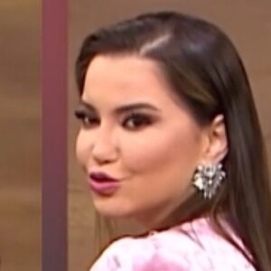 Esra Ezmeci Photo