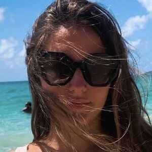 Women In Bikinis